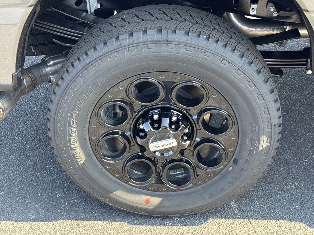 2026 Gray Metallic Ford Super Duty F-250 SRW Lariat 4X4 Truck