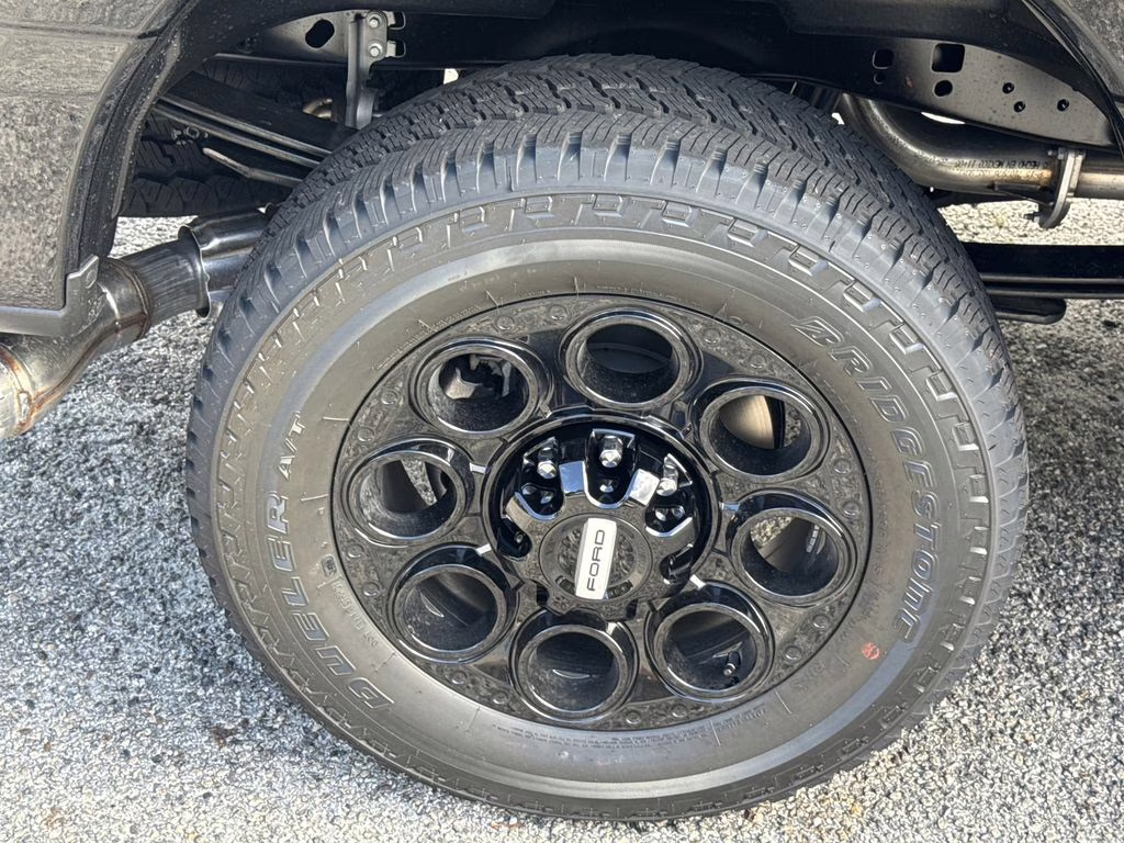 2026 Black Metallic Ford Super Duty F-250 SRW Lariat 4X4 Truck