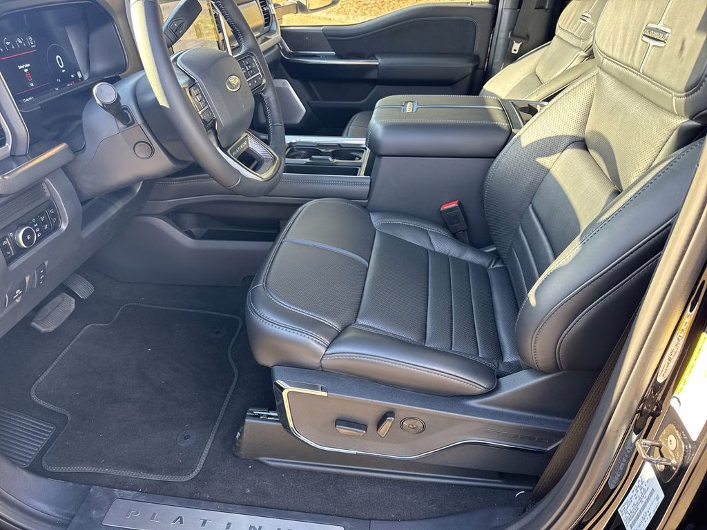 2025 Black Metallic Ford Super Duty F-350 SRW Platinum 4X4 Truck