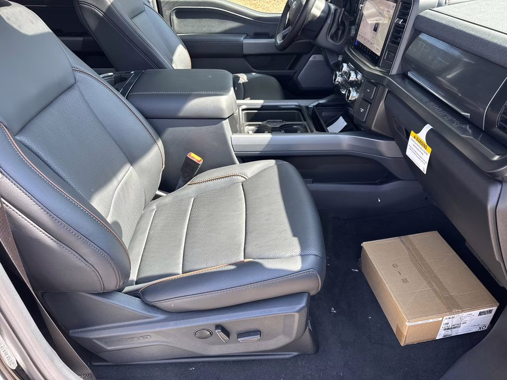 2026 Black Metallic Ford Super Duty F-350 SRW Lariat 4X4 Truck