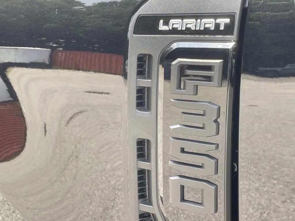 2025 Black Metallic Ford Super Duty F-350 SRW Lariat 4X4 Truck