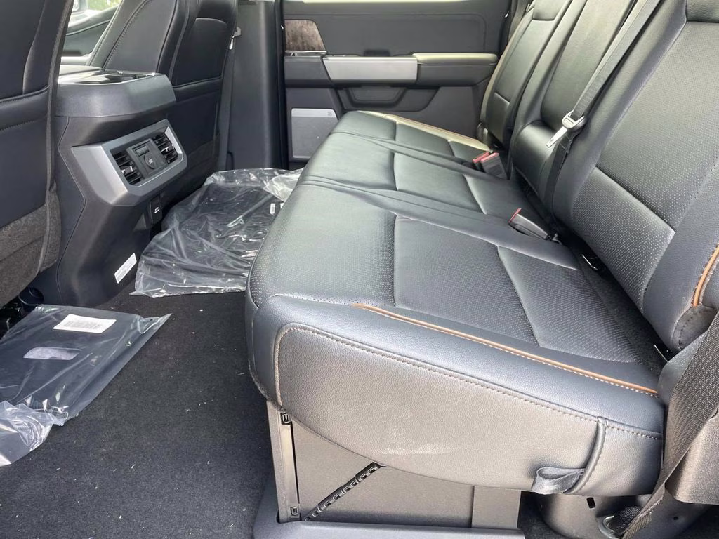 2025 Black Metallic Ford Super Duty F-350 SRW Lariat 4X4 Truck