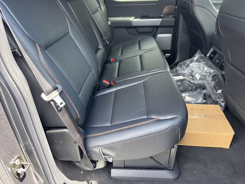 2026 Gray Metallic Ford Super Duty F-350 SRW Lariat 4X4 Truck