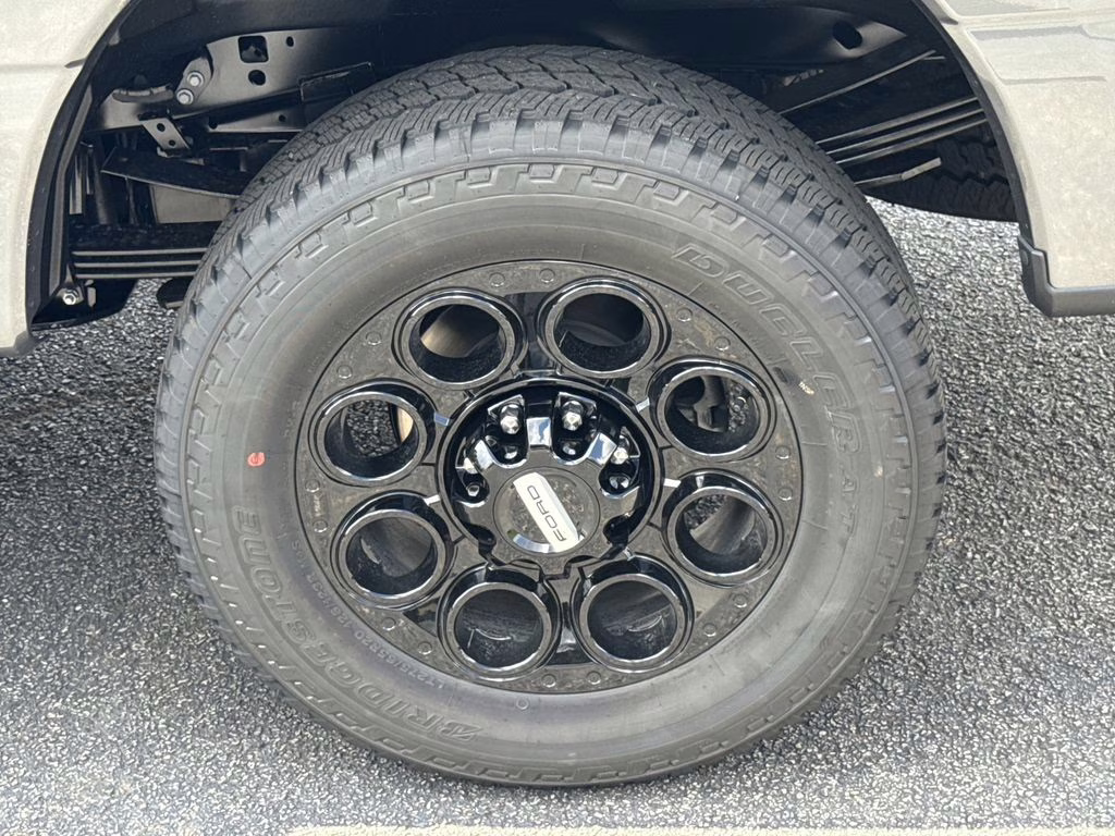 2026 Gray Metallic Ford Super Duty F-350 SRW Lariat 4X4 Truck