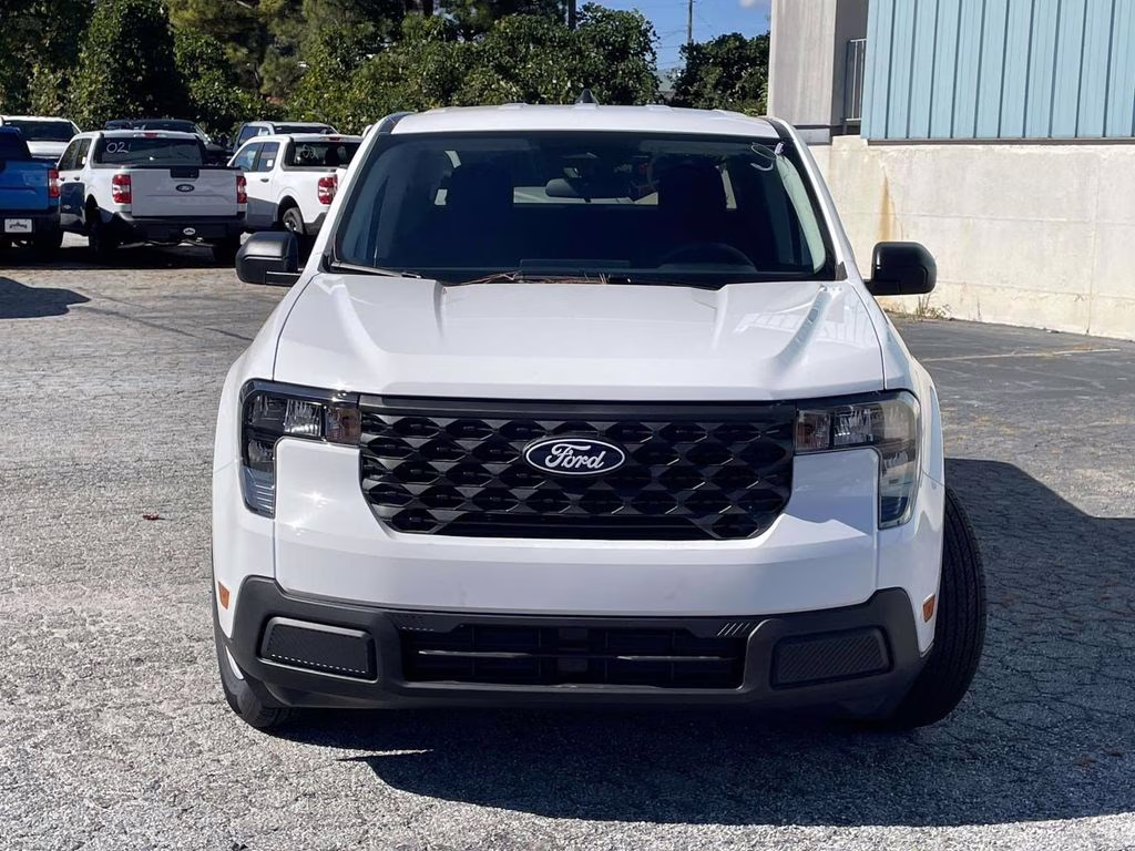 2025 Oxford White Ford Maverick XL FWD Truck