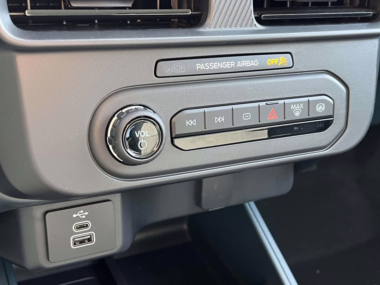 2025 Oxford White Ford Maverick XL FWD Truck