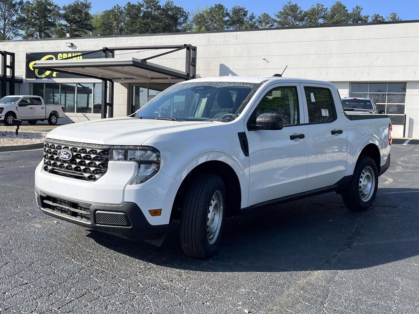 2025 Oxford White Ford Maverick XL FWD Truck