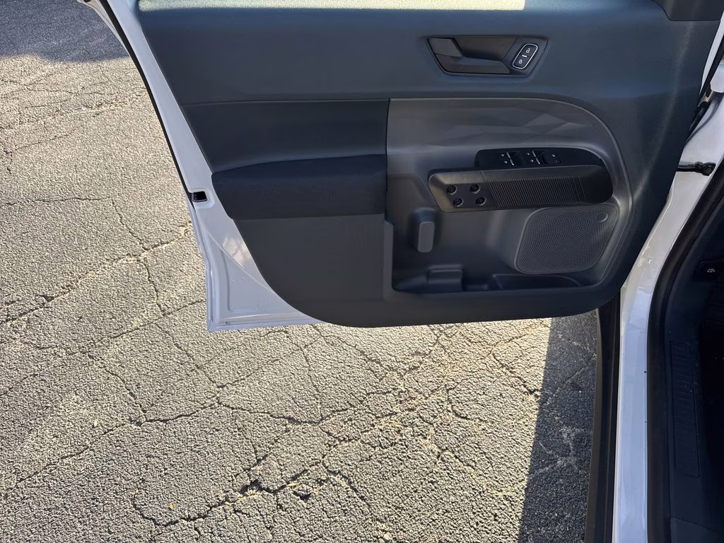 2025 Oxford White Ford Maverick XL FWD Truck