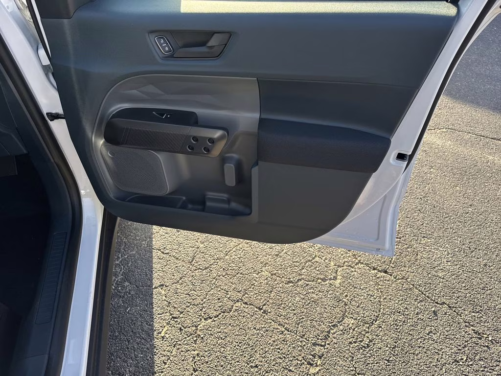 2025 Oxford White Ford Maverick XL FWD Truck