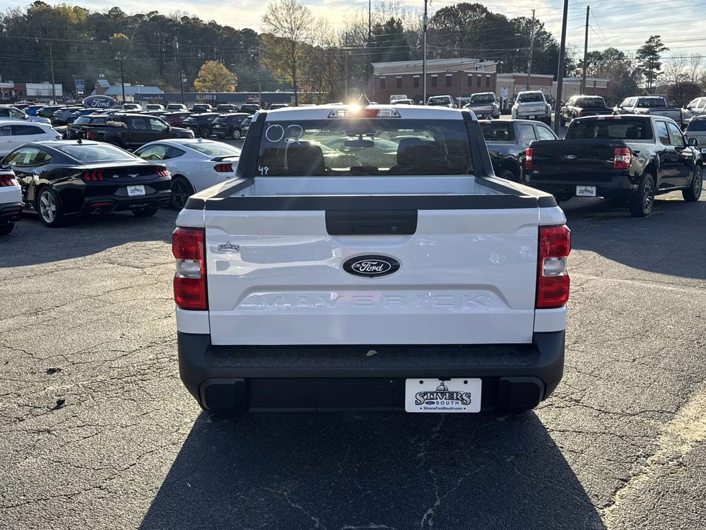 2025 Oxford White Ford Maverick XL FWD Truck
