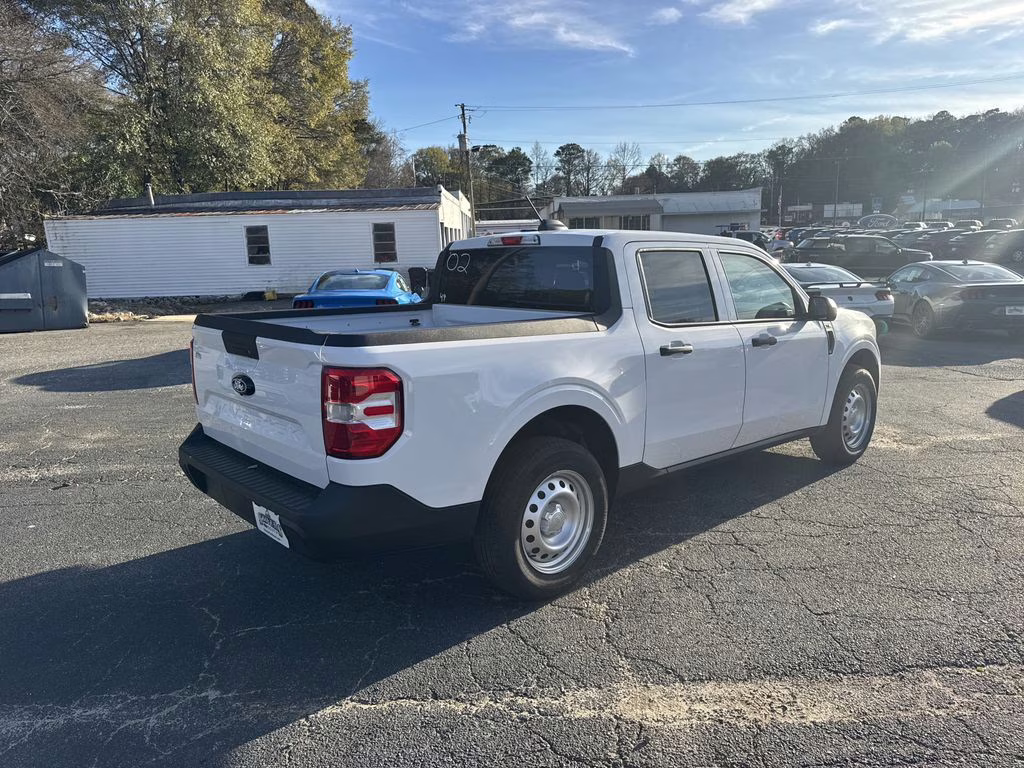 2025 Oxford White Ford Maverick XL FWD Truck