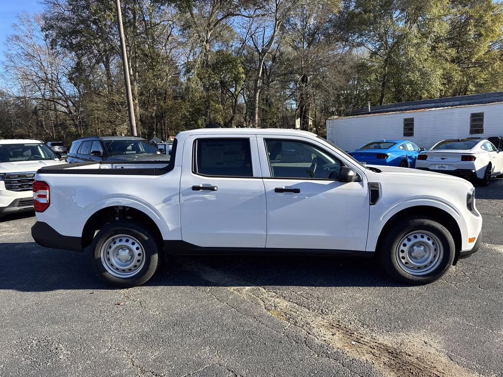 2025 Oxford White Ford Maverick XL FWD Truck