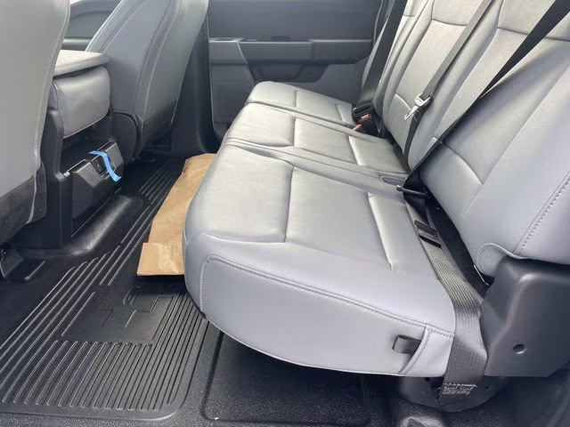 2025 Oxford White Ford Super Duty F-250 SRW XL 4X4 Truck