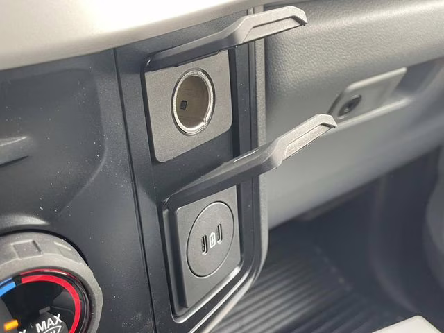 2025 Oxford White Ford Super Duty F-250 SRW XL 4X4 Truck