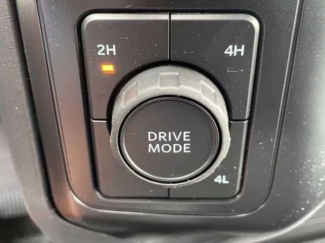 2025 Oxford White Ford Super Duty F-250 SRW XL 4X4 Truck