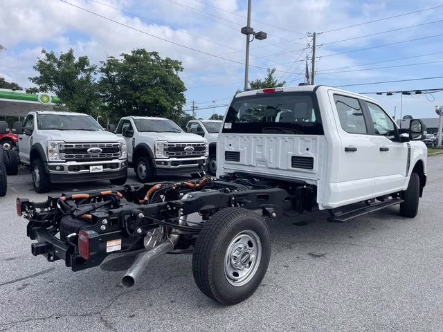 2025 Oxford White Ford Super Duty F-250 SRW XL 4X4 Truck