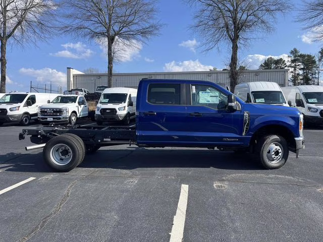2026 Blue Metallic Ford Super Duty F-350 DRW XL 4X4 Chassis