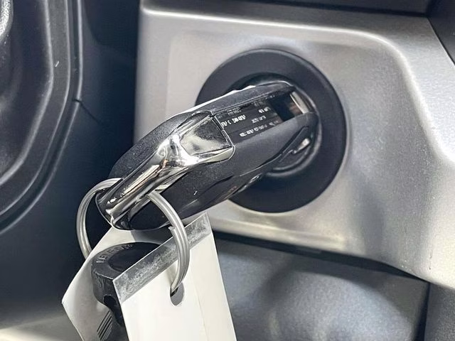 2026 Oxford White Ford Super Duty F-350 SRW XL RWD Chassis