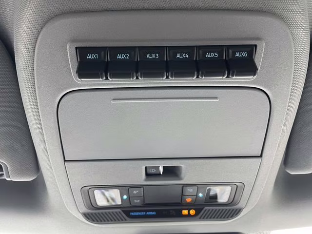 2026 Oxford White Ford Super Duty F-350 SRW XL RWD Chassis