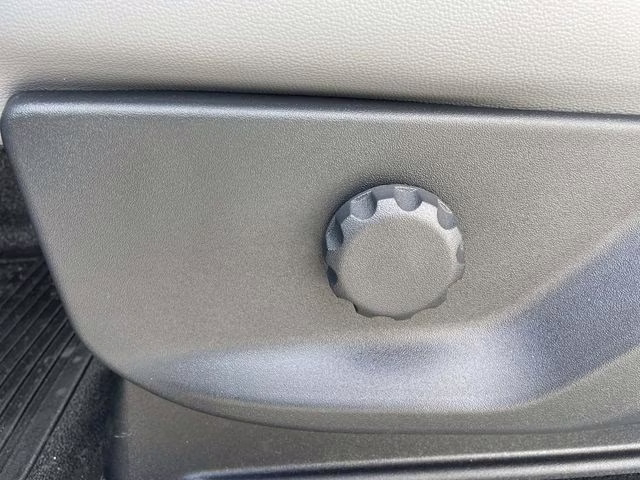 2026 Oxford White Ford Super Duty F-350 SRW XL RWD Chassis