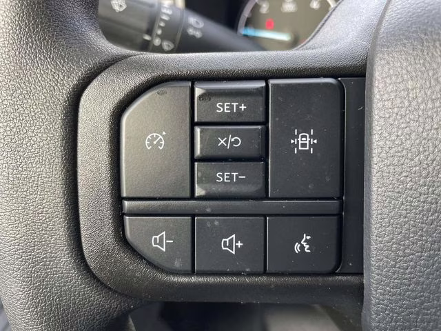 2026 Oxford White Ford Super Duty F-350 SRW XL RWD Chassis