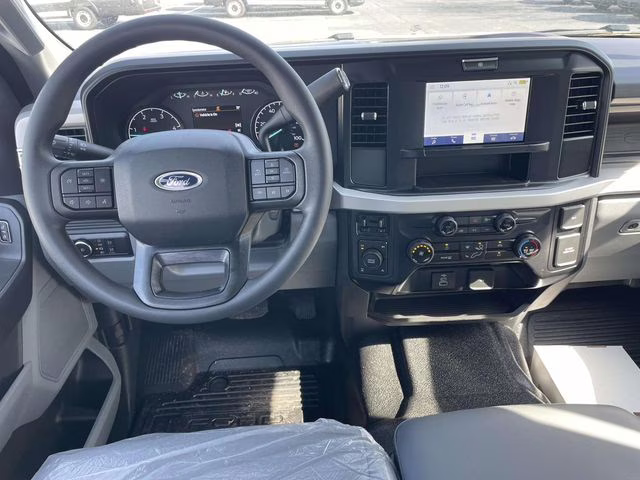 2026 Oxford White Ford Super Duty F-350 SRW XL 4X4 Chassis