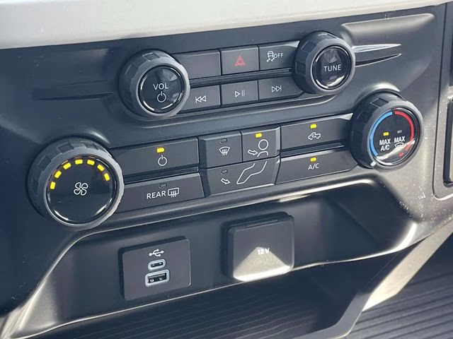 2026 Oxford White Ford Super Duty F-350 SRW XL 4X4 Chassis