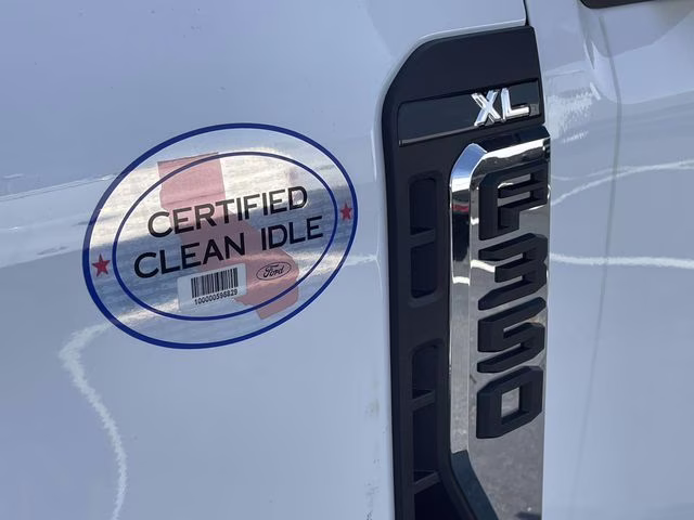 2026 Oxford White Ford Super Duty F-350 SRW XL 4X4 Chassis