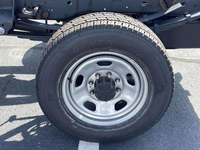 2026 Oxford White Ford Super Duty F-350 SRW XL 4X4 Chassis