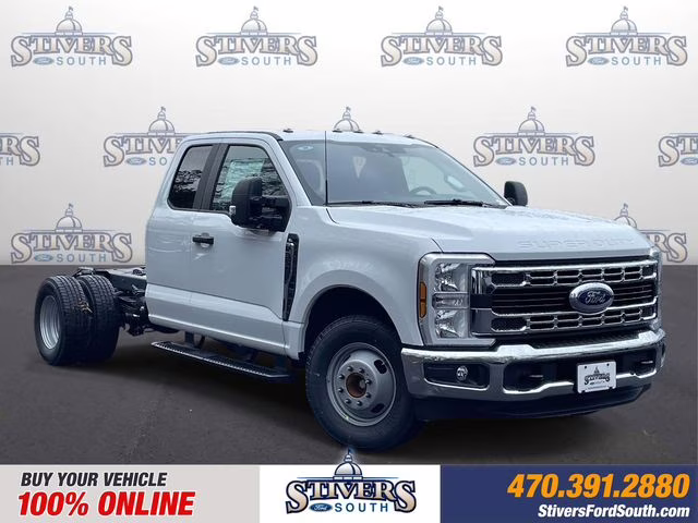 2026 Oxford White Ford Super Duty F-350 DRW XL RWD Chassis
