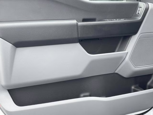 2026 Oxford White Ford Super Duty F-350 DRW XL 4X4 Chassis