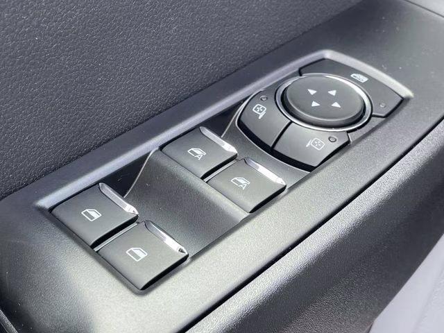 2026 Oxford White Ford Super Duty F-350 DRW XL 4X4 Chassis