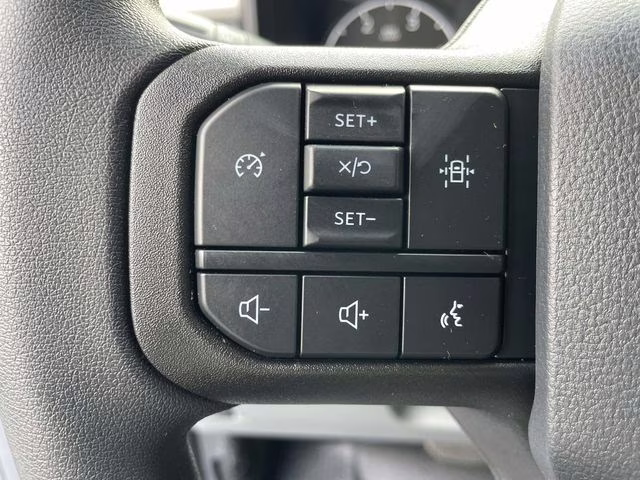 2026 Oxford White Ford Super Duty F-350 DRW XL 4X4 Chassis