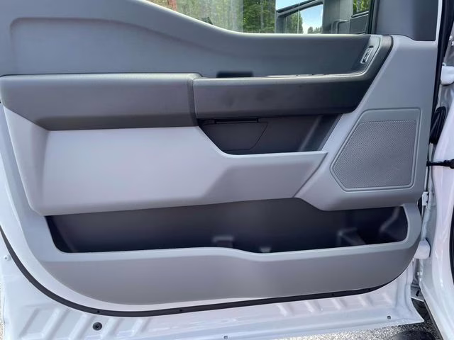 2025 Oxford White Ford Super Duty F-250 SRW XL RWD Truck