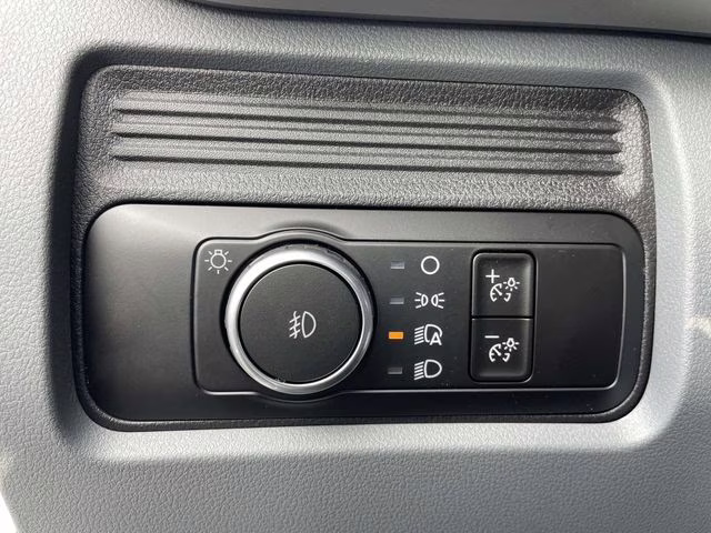 2026 Oxford White Ford Super Duty F-550 DRW XL RWD Chassis