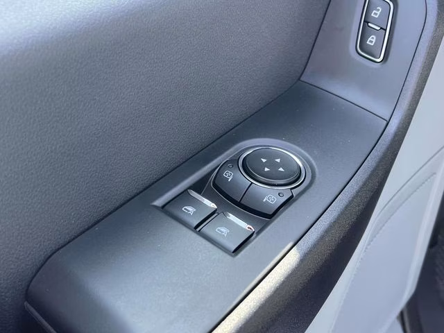 2026 Oxford White Ford Super Duty F-550 DRW XL RWD Chassis