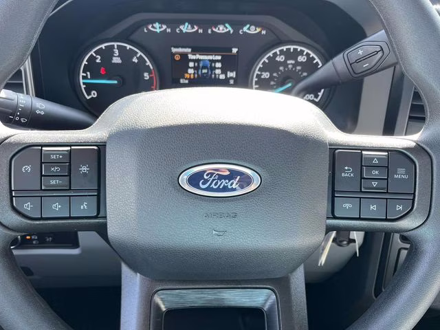 2026 Oxford White Ford Super Duty F-550 DRW XL RWD Chassis