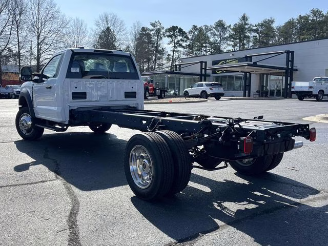 2026 Oxford White Ford Super Duty F-550 DRW XL RWD Chassis