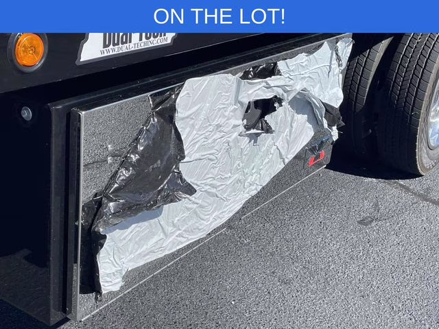 2026 Oxford White Ford Super Duty F-550 DRW XL RWD Chassis