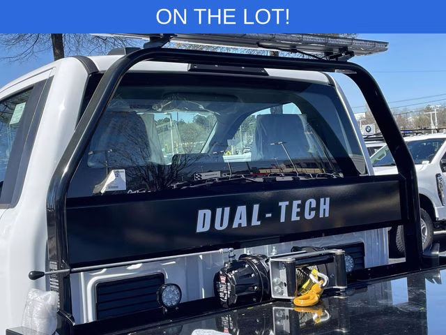 2026 Oxford White Ford Super Duty F-550 DRW XL RWD Chassis