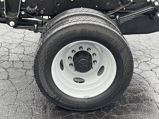 2026 Oxford White Ford Super Duty F-550 DRW XL 4X4 Chassis