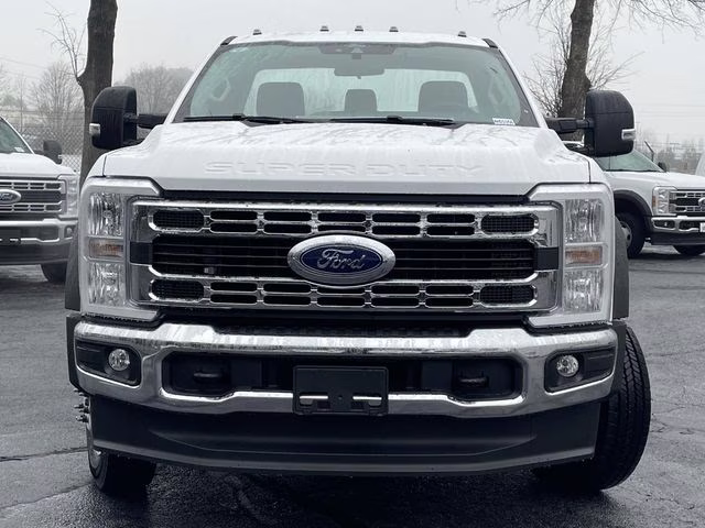 2026 Oxford White Ford Super Duty F-550 DRW XL 4X4 Chassis