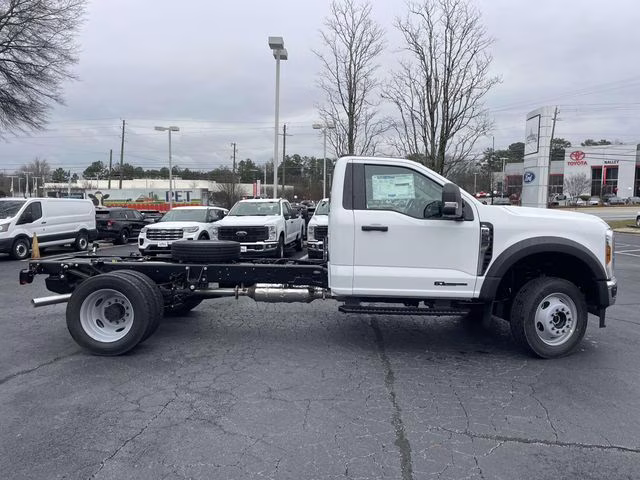 2026 Oxford White Ford Super Duty F-550 DRW XL 4X4 Chassis