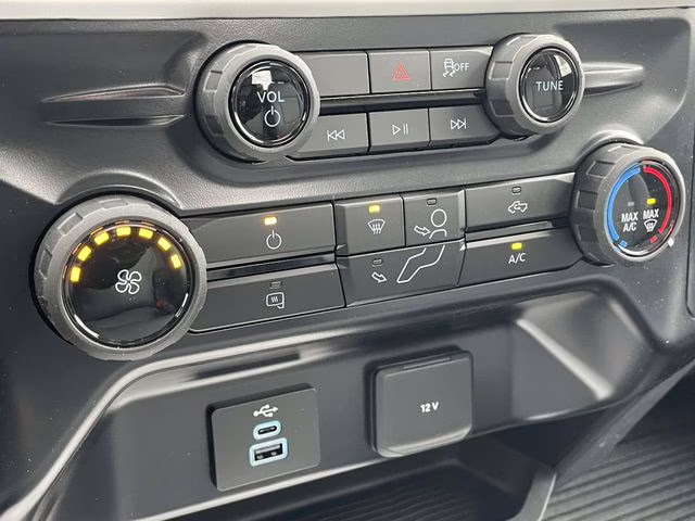 2026 Oxford White Ford Super Duty F-550 DRW XL 4X4 Chassis