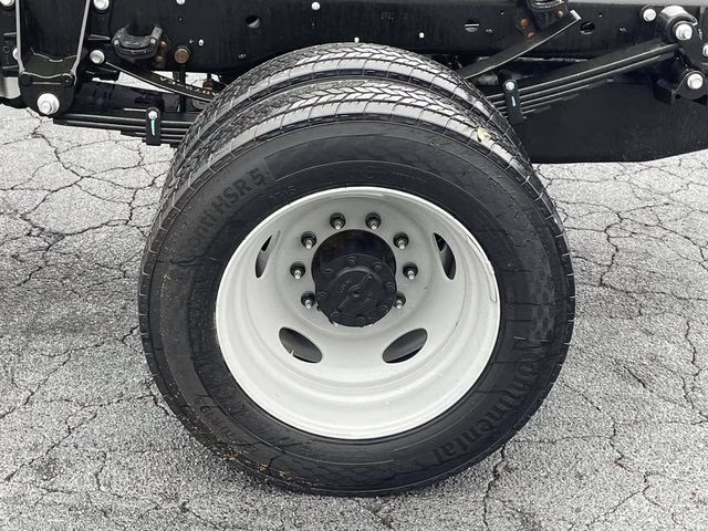 2026 Oxford White Ford Super Duty F-550 DRW XL 4X4 Chassis