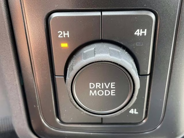 2025 Oxford White Ford F-600SD XL 4X4 Chassis