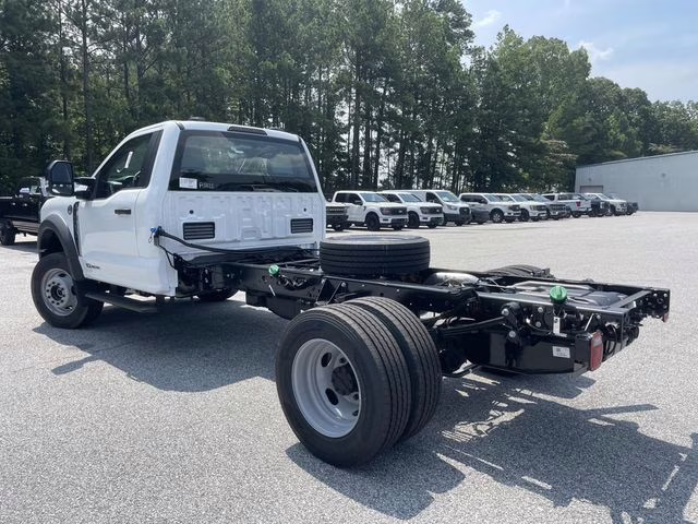 2025 Oxford White Ford F-600SD XL 4X4 Chassis