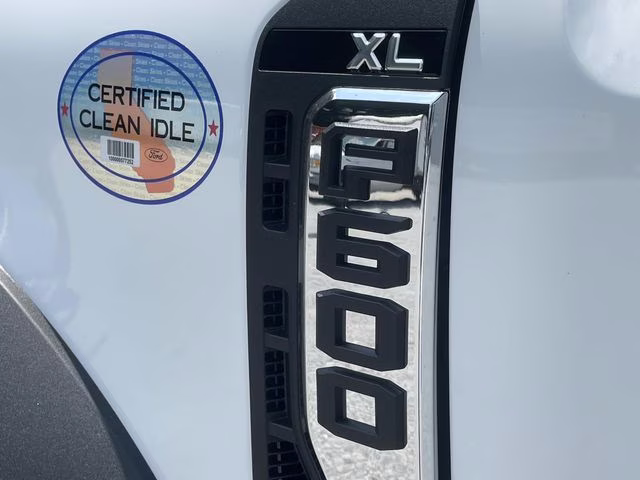 2025 Oxford White Ford F-600SD XL 4X4 Chassis