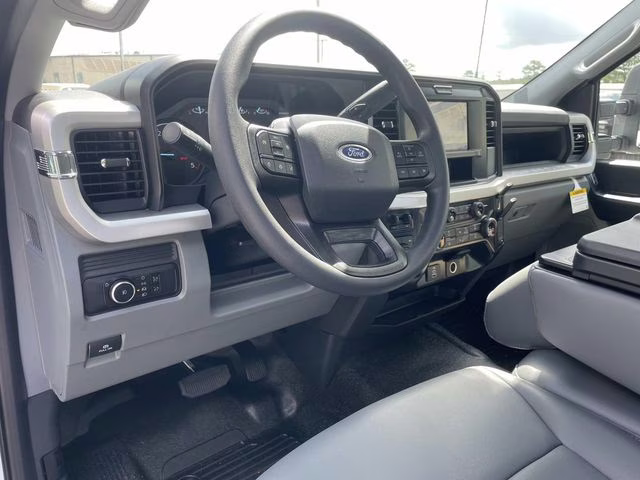 2025 Oxford White Ford F-600SD XL 4X4 Chassis