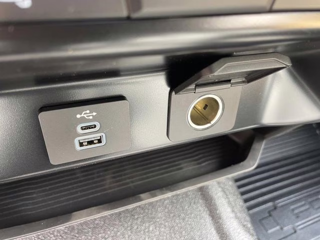 2025 Oxford White Ford F-600SD XL 4X4 Chassis